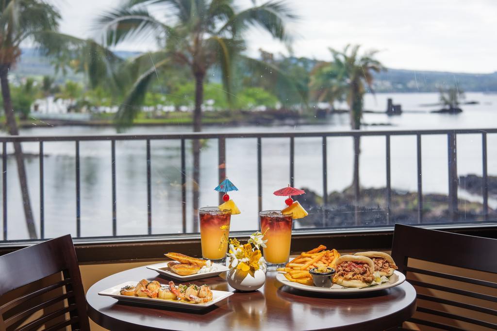 Castle Hilo Hawaiian Hotel Exterior photo