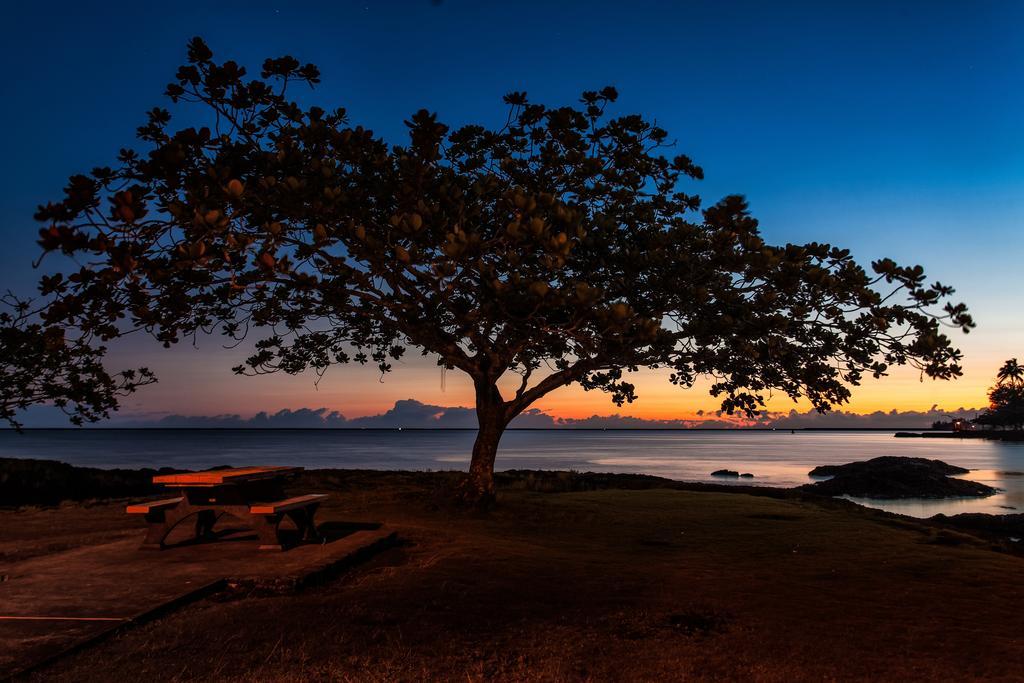 Castle Hilo Hawaiian Hotel Exterior photo