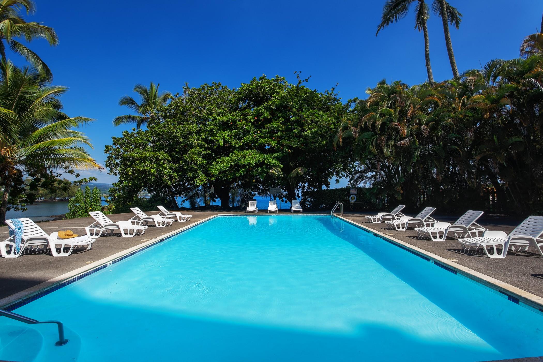 Castle Hilo Hawaiian Hotel Exterior photo