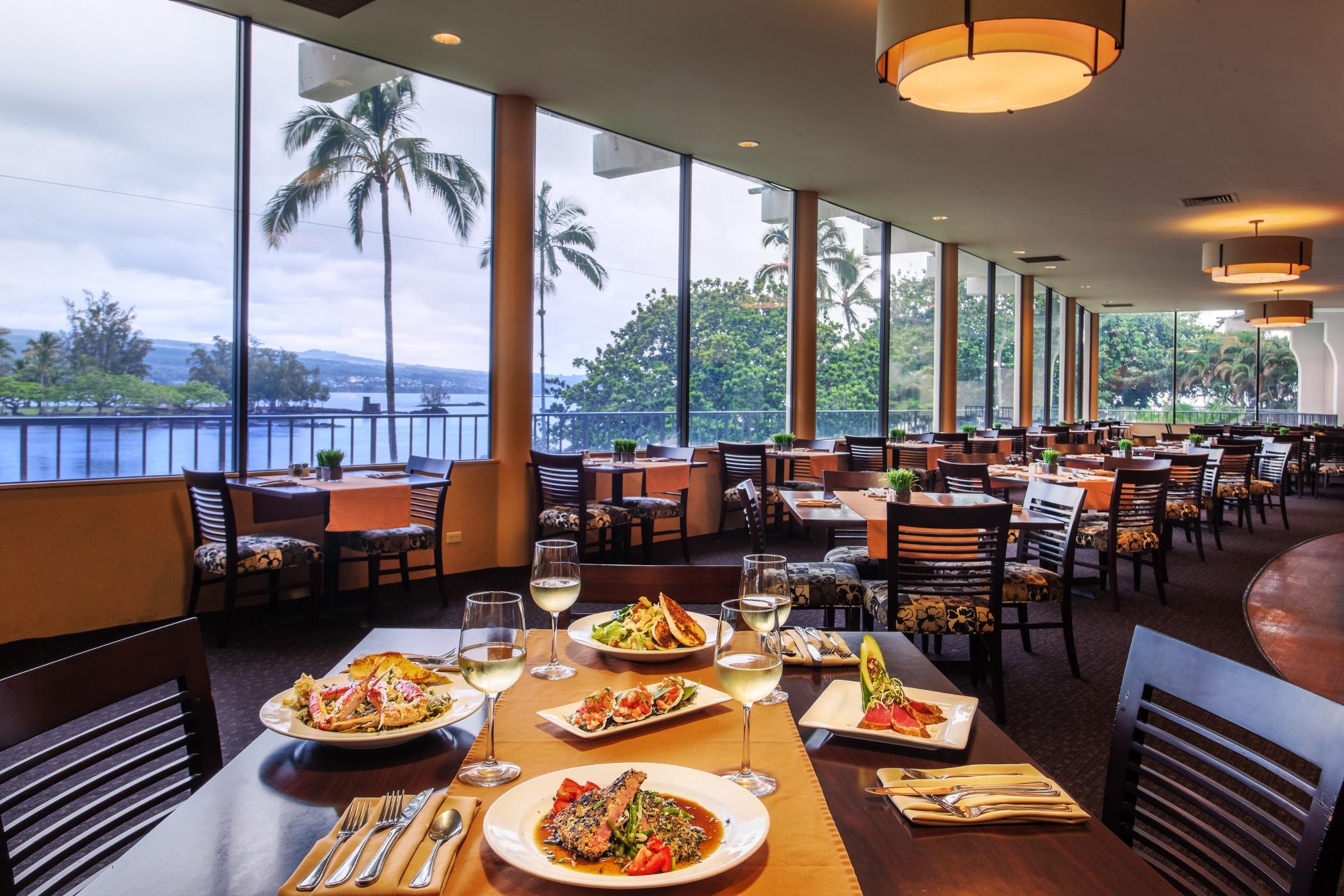 Castle Hilo Hawaiian Hotel Exterior photo