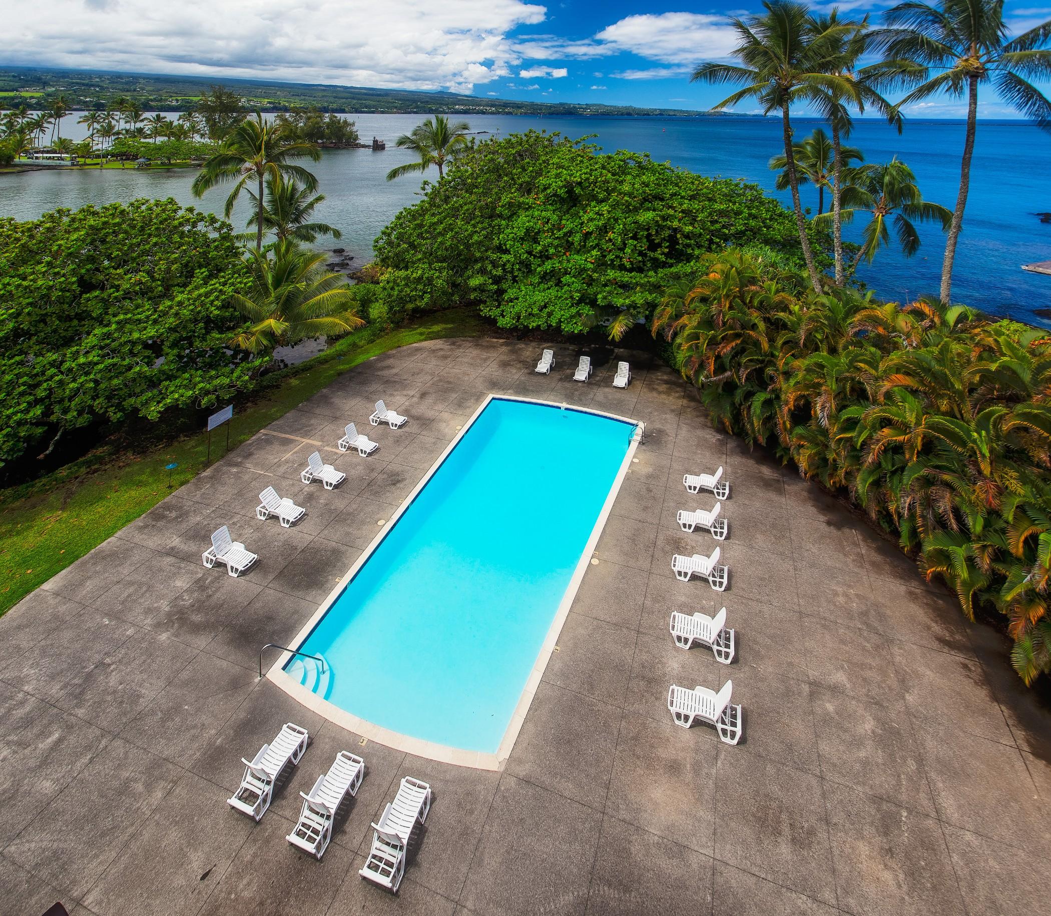 Castle Hilo Hawaiian Hotel Exterior photo