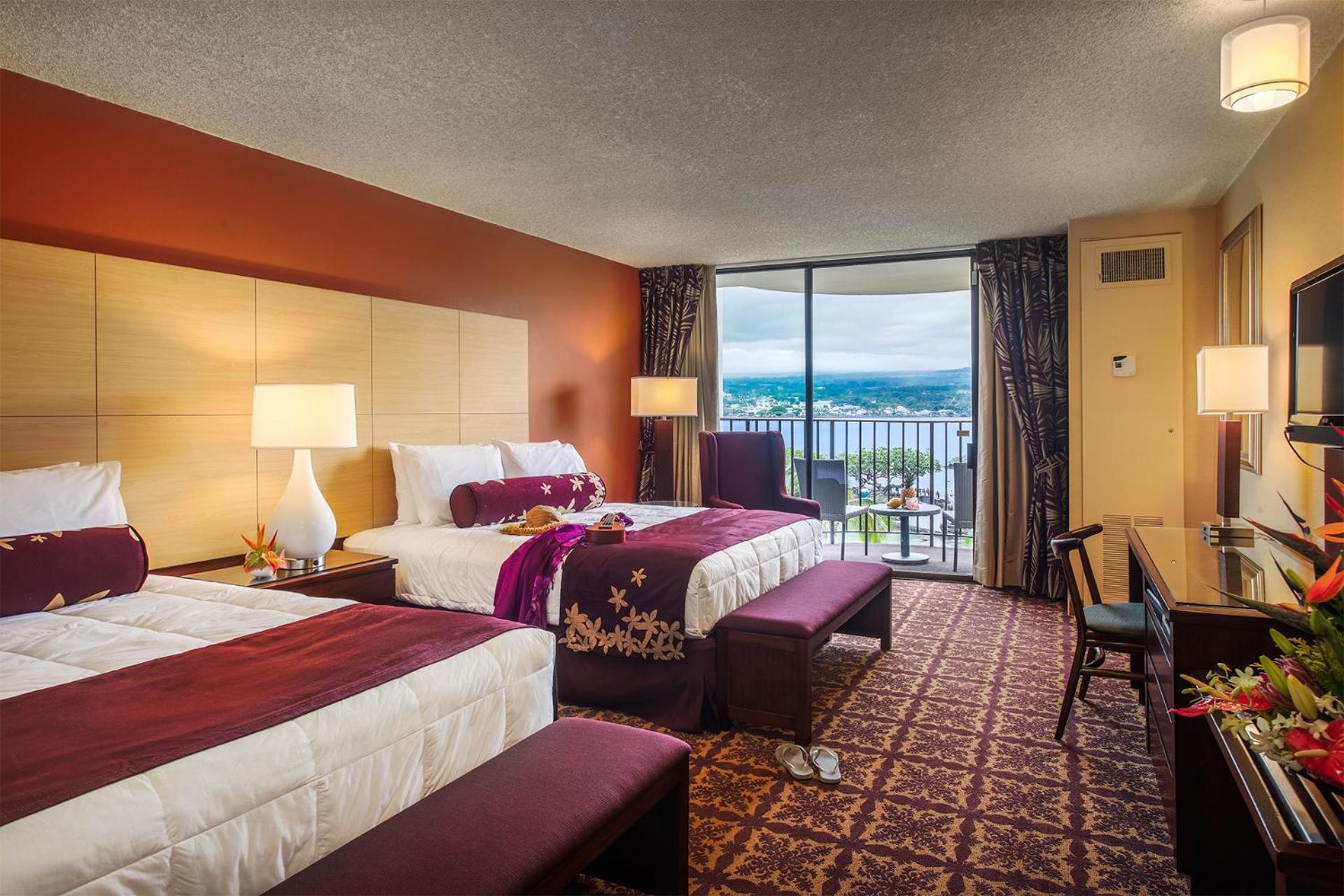 Castle Hilo Hawaiian Hotel Exterior photo