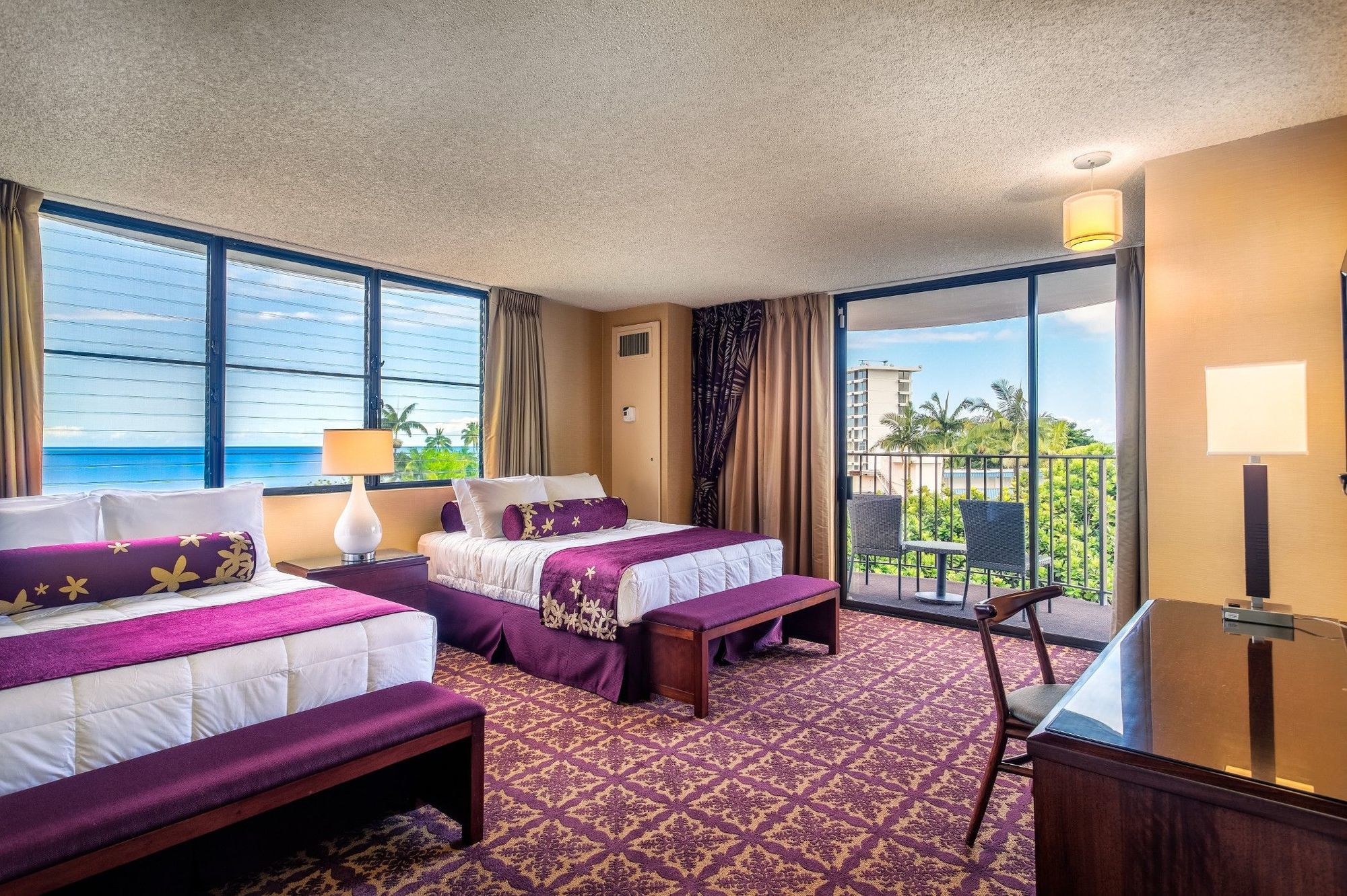 Castle Hilo Hawaiian Hotel Exterior photo