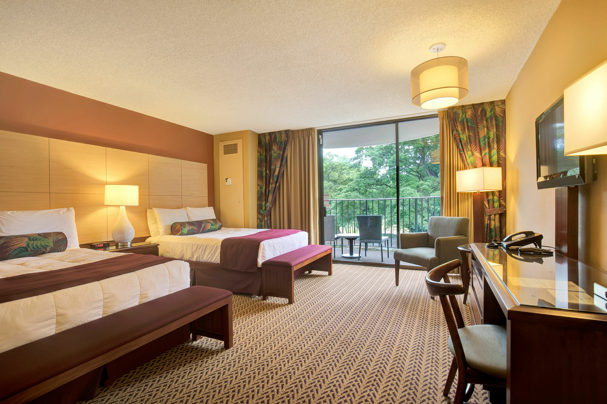 Castle Hilo Hawaiian Hotel Exterior photo