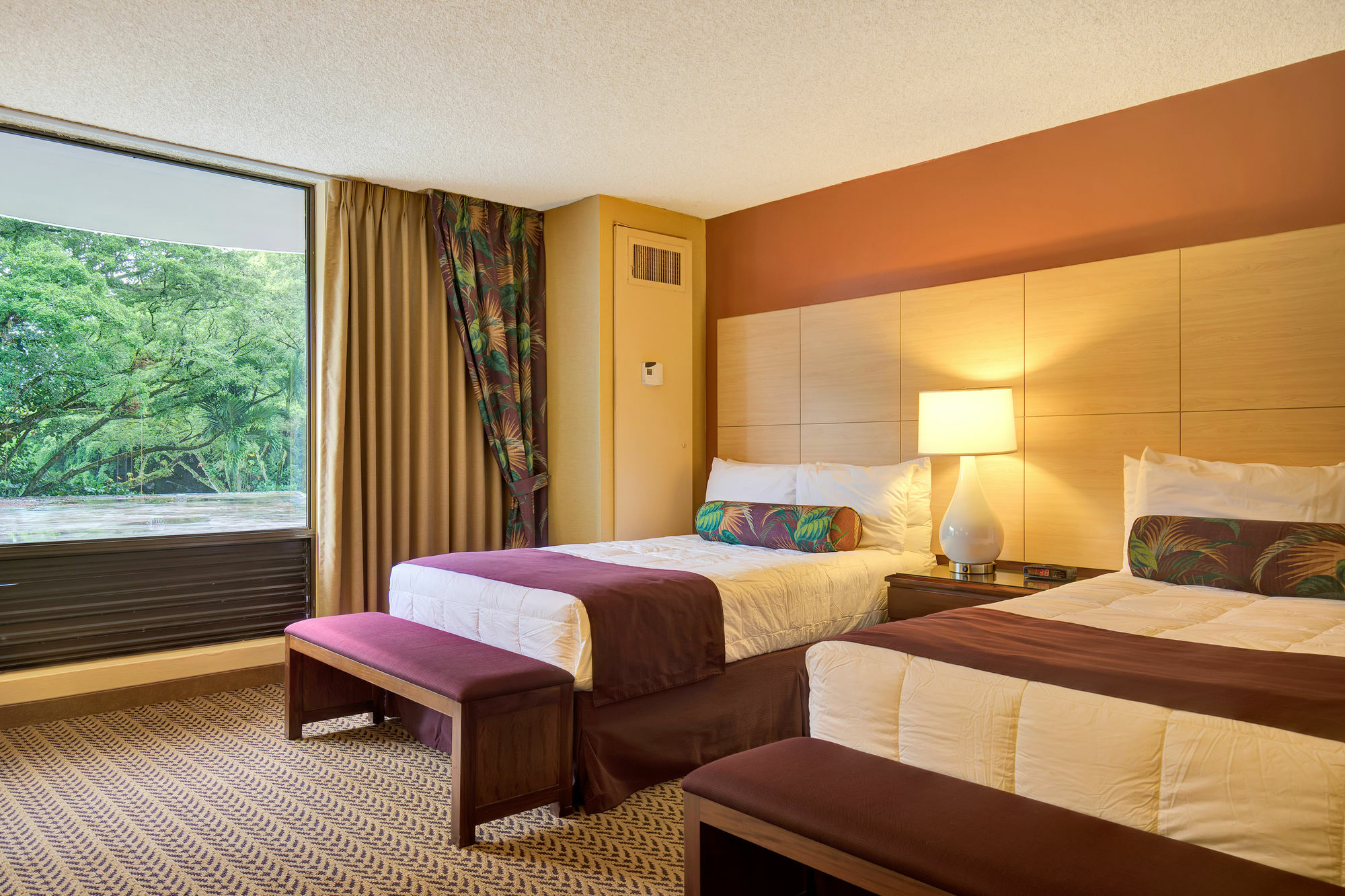 Castle Hilo Hawaiian Hotel Exterior photo