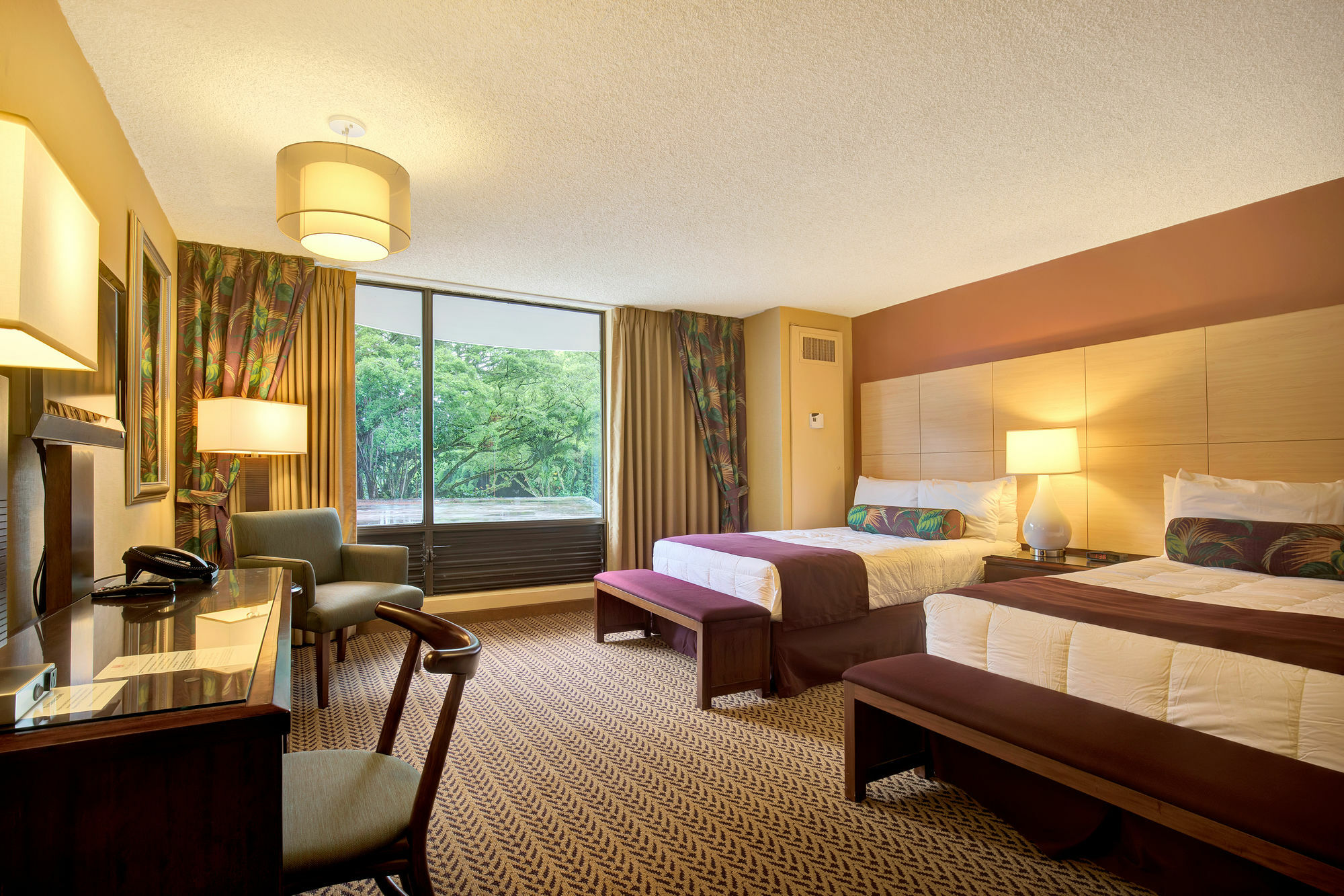 Castle Hilo Hawaiian Hotel Exterior photo