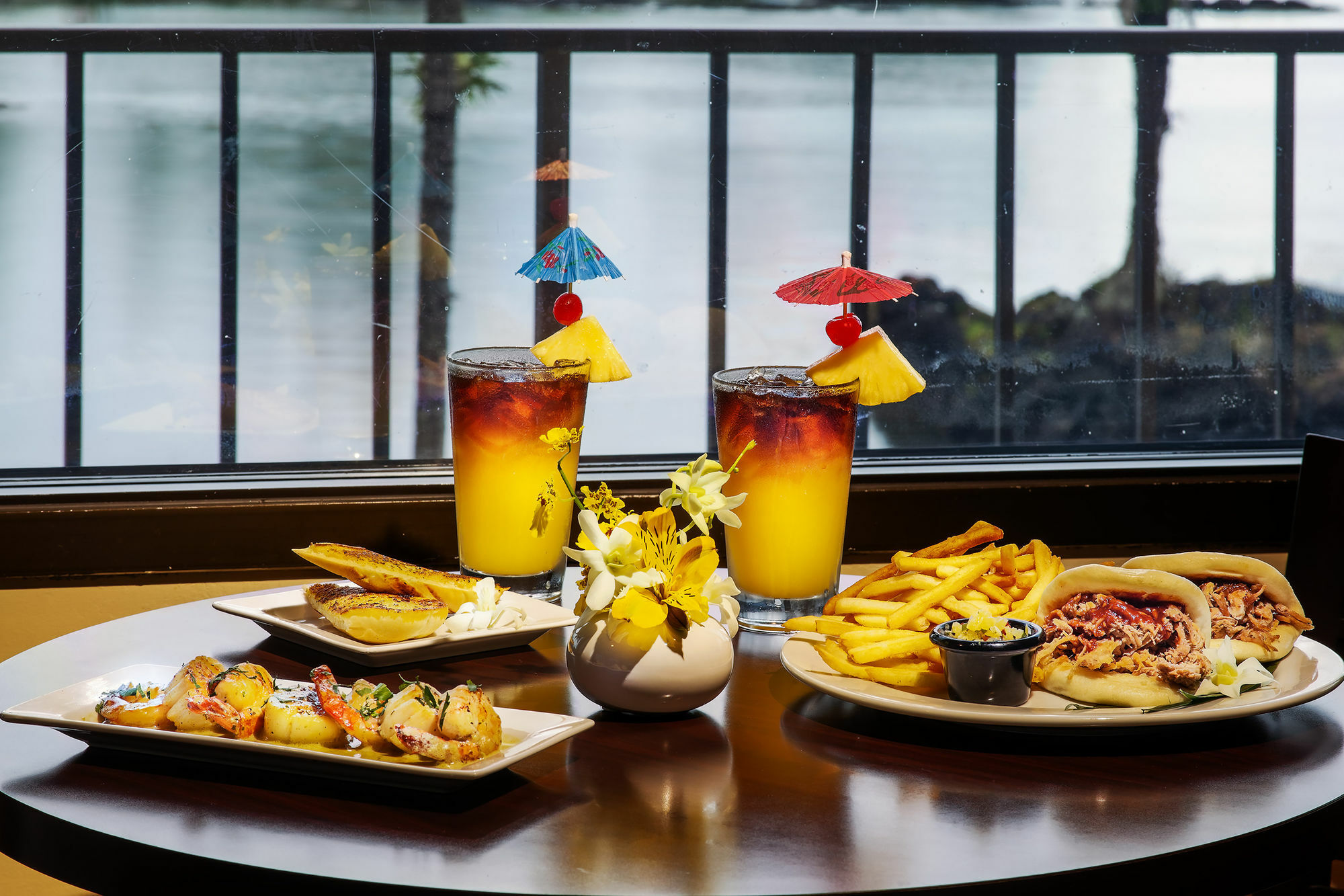 Castle Hilo Hawaiian Hotel Exterior photo