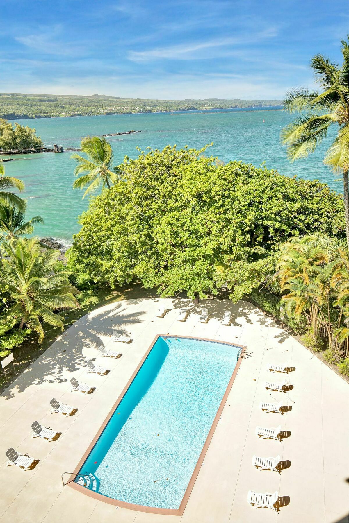 Castle Hilo Hawaiian Hotel Exterior photo